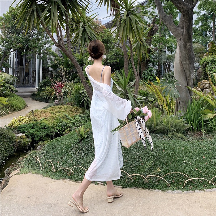 大胆背中みせ 花柄 タイトワンピース