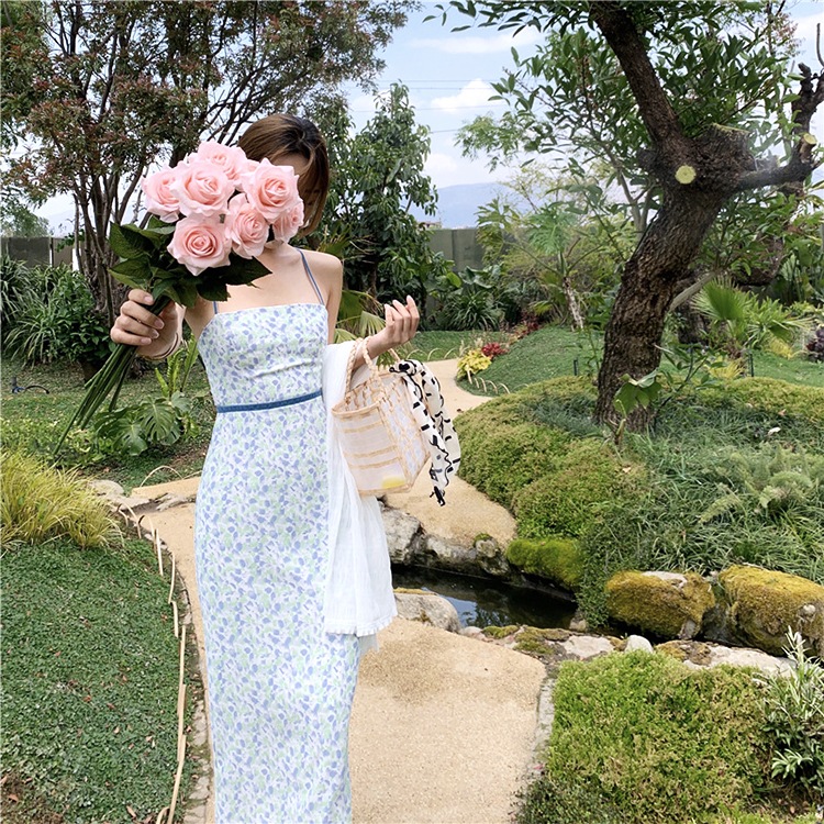 大胆背中みせ 花柄 タイトワンピース