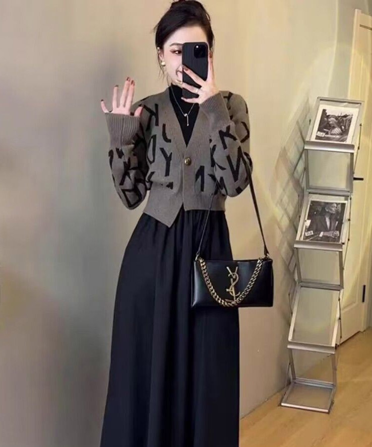 金ボタン アシンメトリー 柄ニット ショート丈 カーディガン