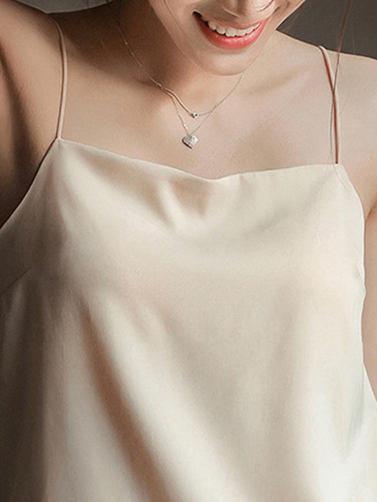 1枚で決まる。美シルエットのカップ付きキャミソール

