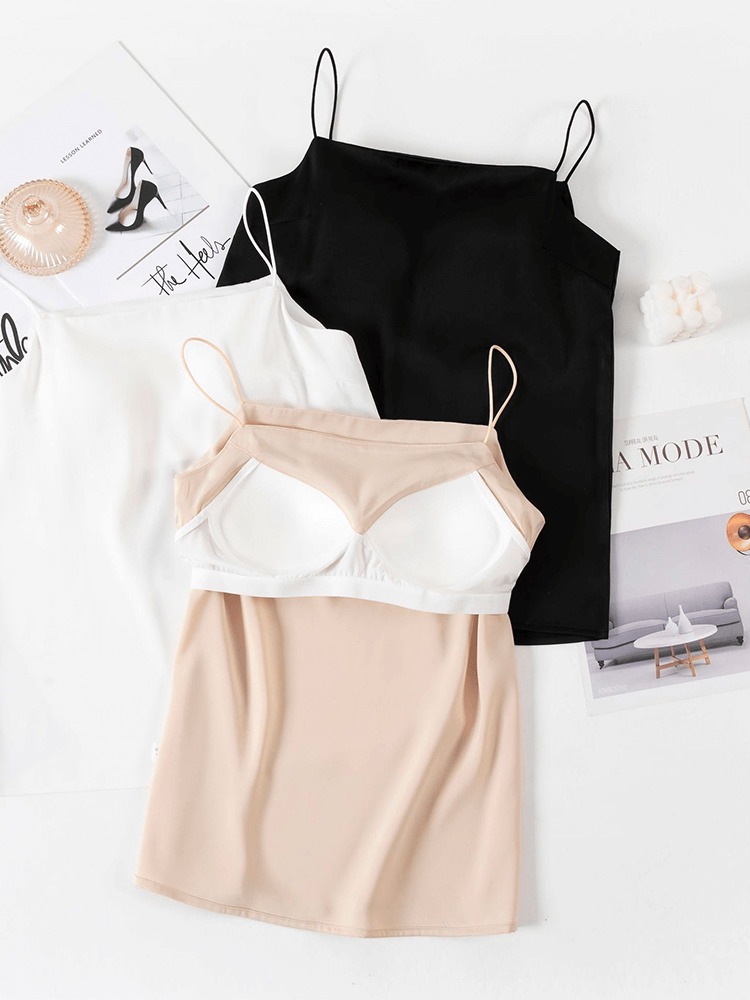 1枚で決まる。美シルエットのカップ付きキャミソール

