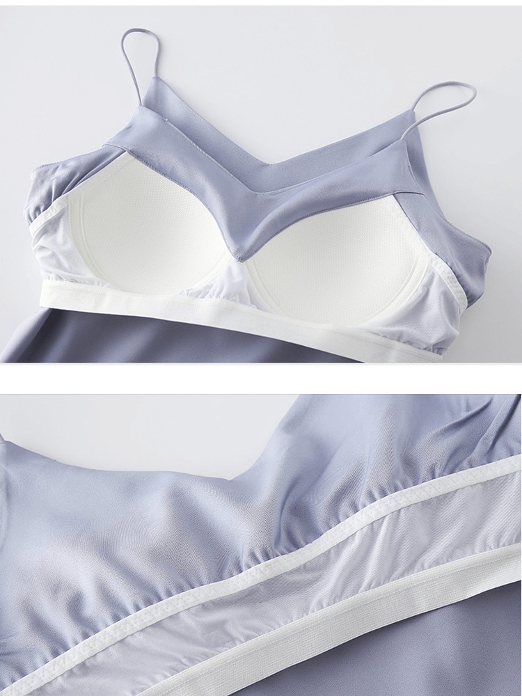 1枚で決まる。美シルエットのカップ付きキャミソール

