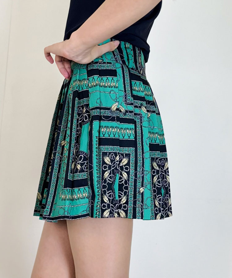 韓国ゴルフウェア スカーフ柄 ショート丈 プリーツスカート