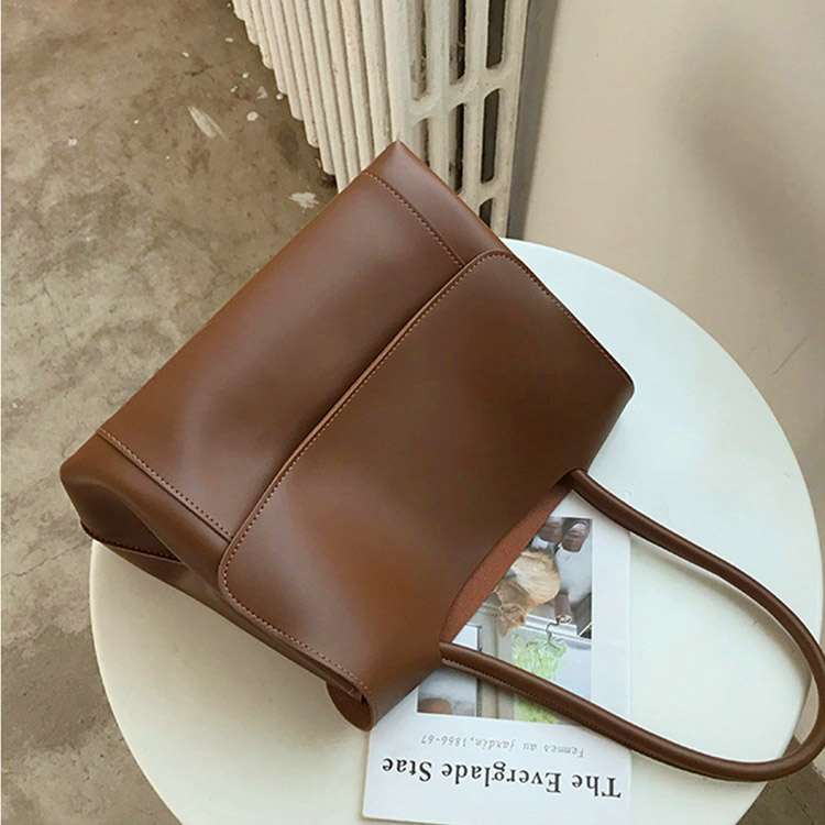 2WAY 大容量 おおきめ フラップ ショルダーバッグ