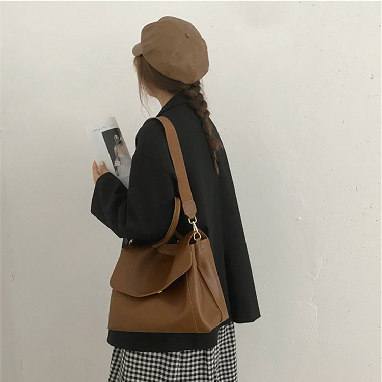 2WAY 大容量 おおきめ フラップ ショルダーバッグ