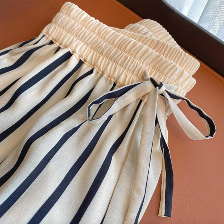 てろんと感 ストライプ柄 ストレート ワイドパンツ