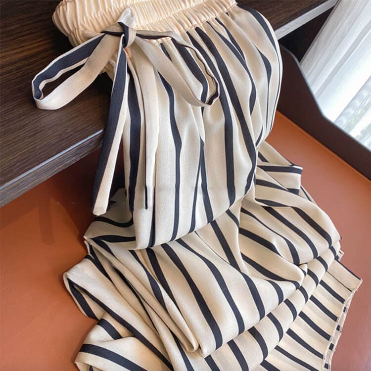 てろんと感 ストライプ柄 ストレート ワイドパンツ