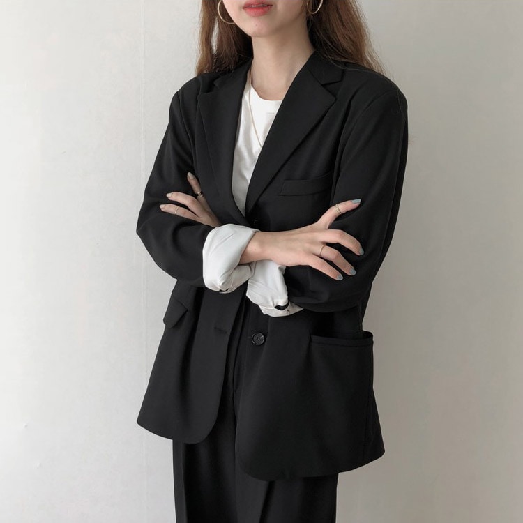 クール系ゆったりオーバーサイズパンツスーツ