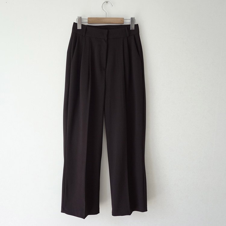 クール系ゆったりオーバーサイズパンツスーツ