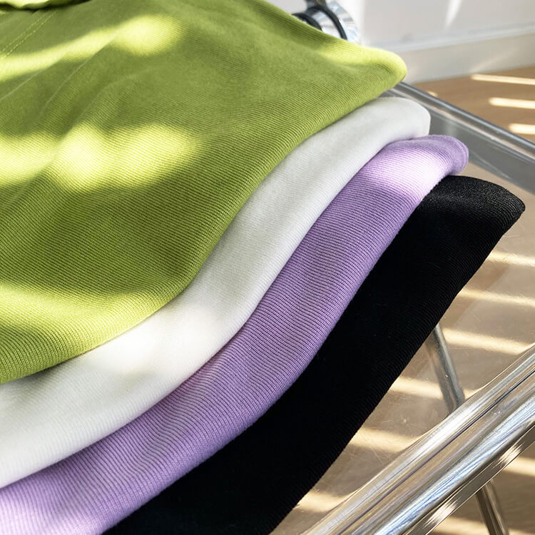 きれいめスクエアネック 長袖 タイトフィット Tシャツ