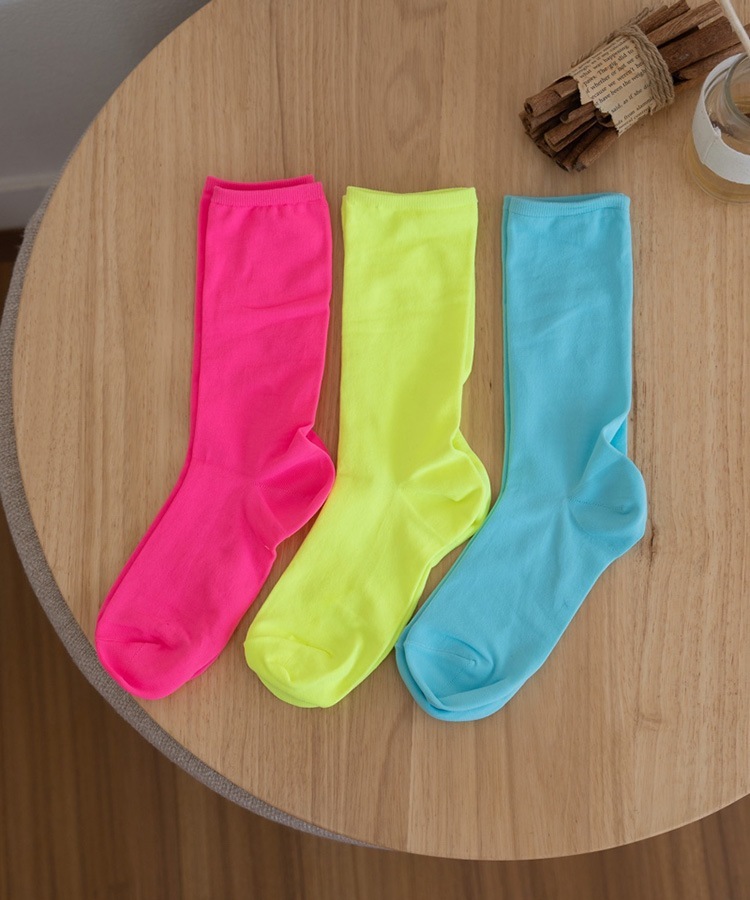 韓国ゴルフウェア ネオンカラー ミドル ソックス