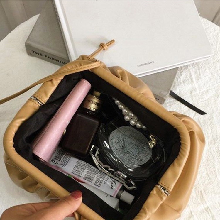 ふわふわギャザー ポーチ ショルダーバッグ