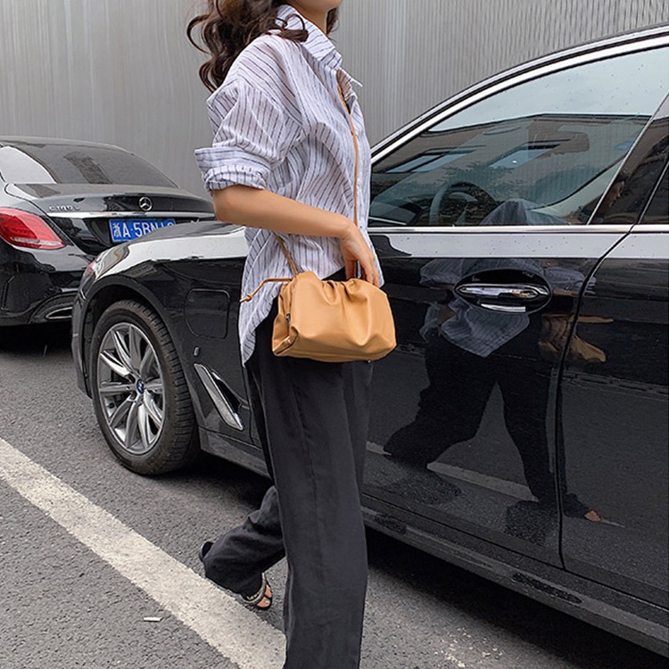 ふわふわギャザー ポーチ ショルダーバッグ