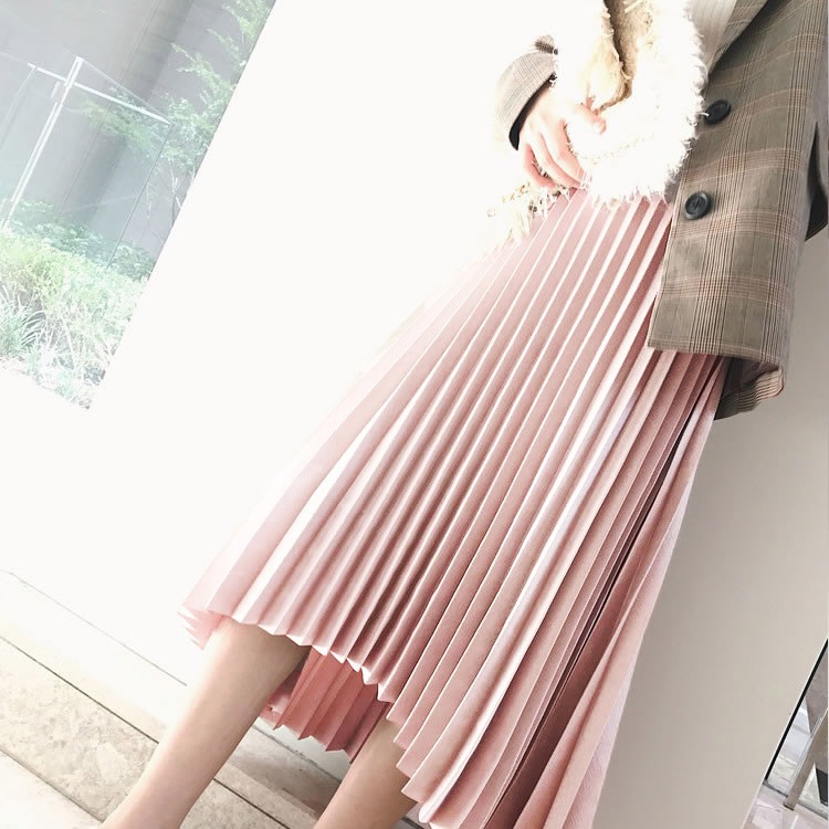 フィッシュテールが個性的なプリーツスカート