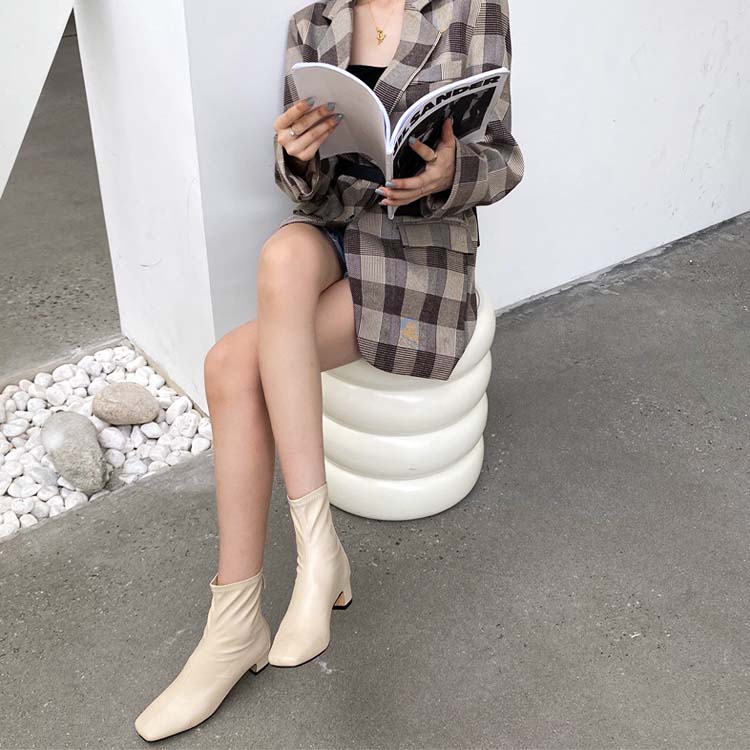 スクエアトゥ フィット ローヒール ショートブーツ