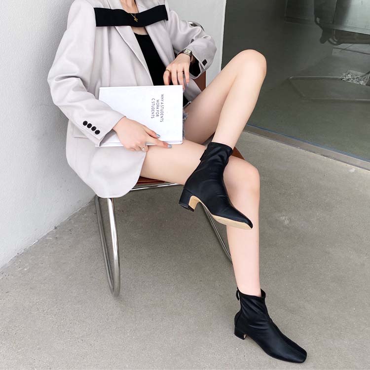 スクエアトゥ フィット ローヒール ショートブーツ