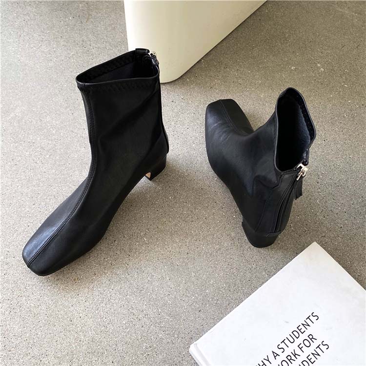 スクエアトゥ フィット ローヒール ショートブーツ