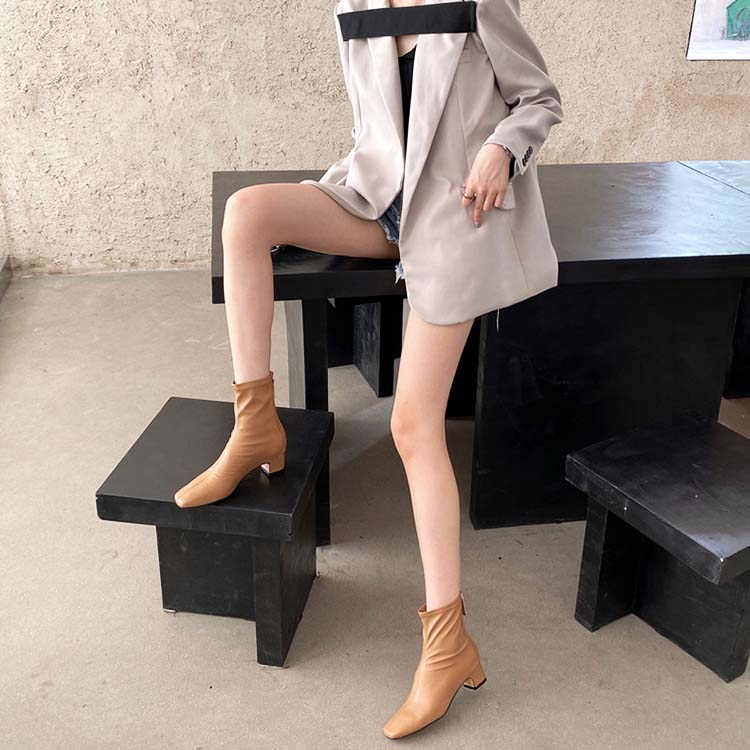 スクエアトゥ フィット ローヒール ショートブーツ