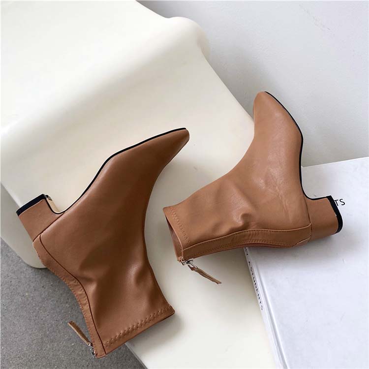 スクエアトゥ フィット ローヒール ショートブーツ