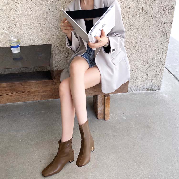 スクエアトゥ フィット ローヒール ショートブーツ