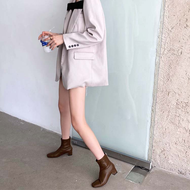 スクエアトゥ フィット ローヒール ショートブーツ