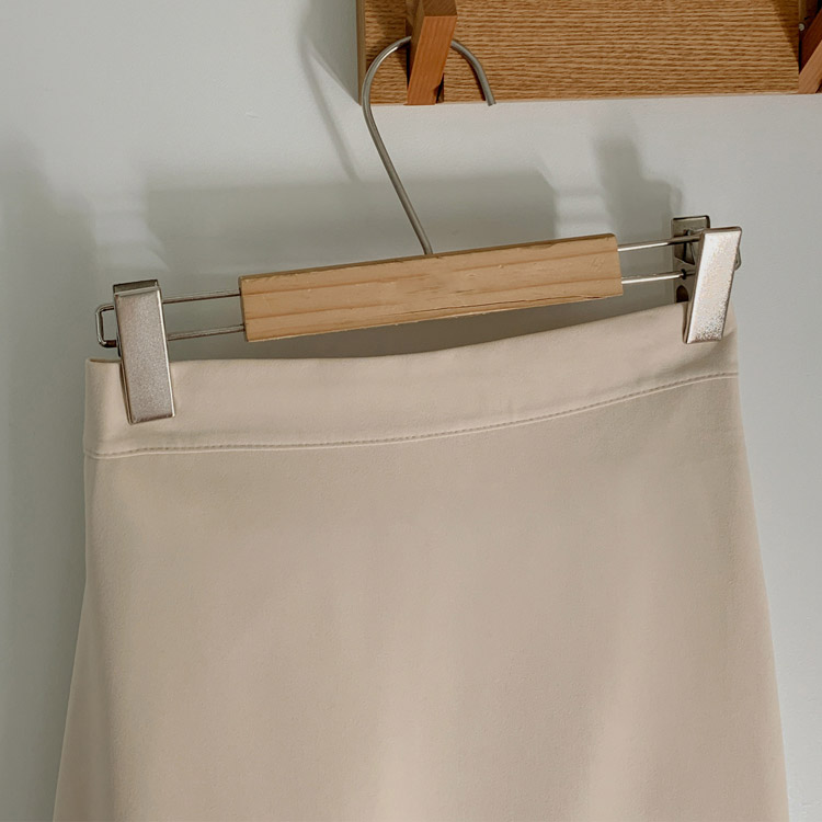 フェミニン Aライン 膝丈スカート