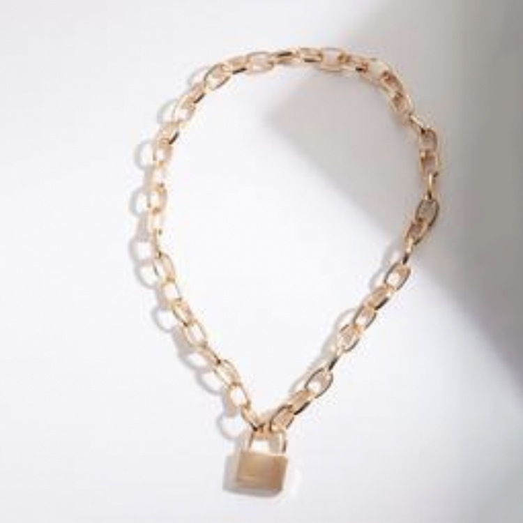 鍵チャーム 太め チェーンネックレス