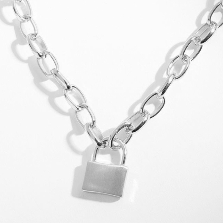 鍵チャーム 太め チェーンネックレス