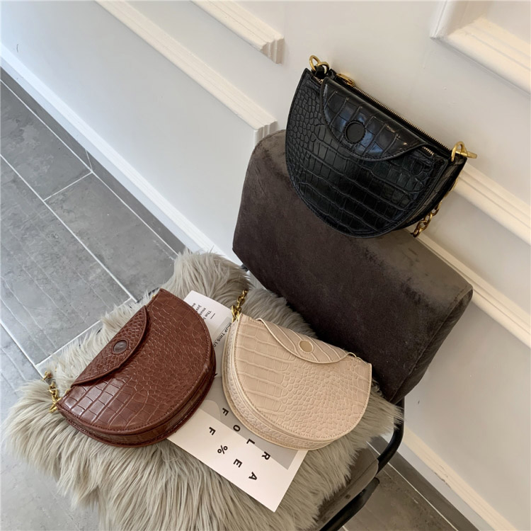 クロコダイル柄 半月型 チェーンバッグ