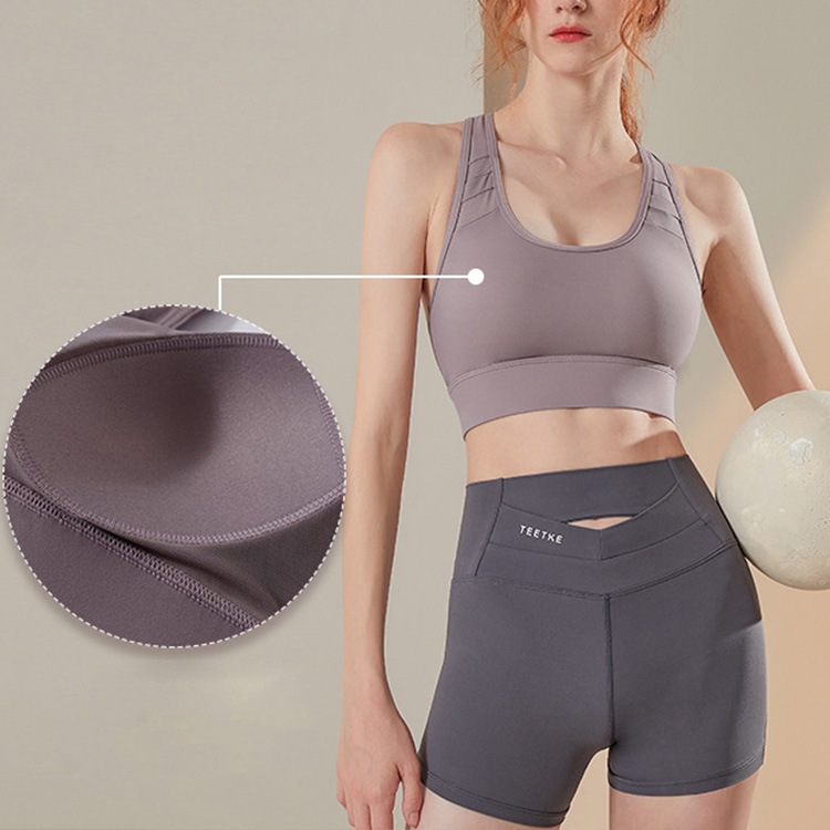 レーサーバック カップ付き Uネック スポーツブラ