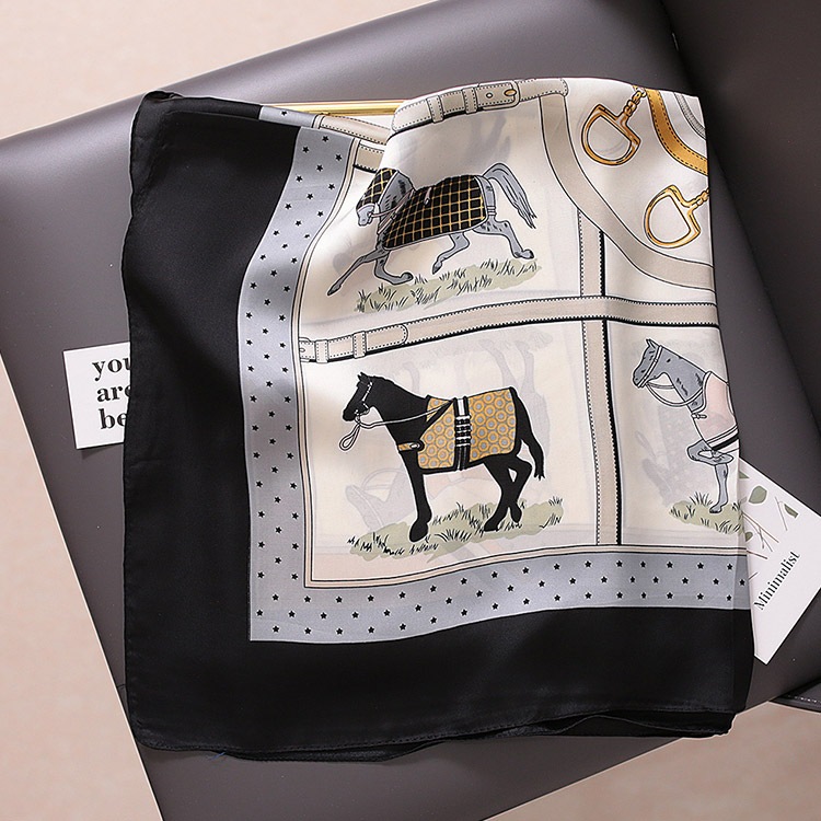 大判 シルク調 正方形 スカーフ