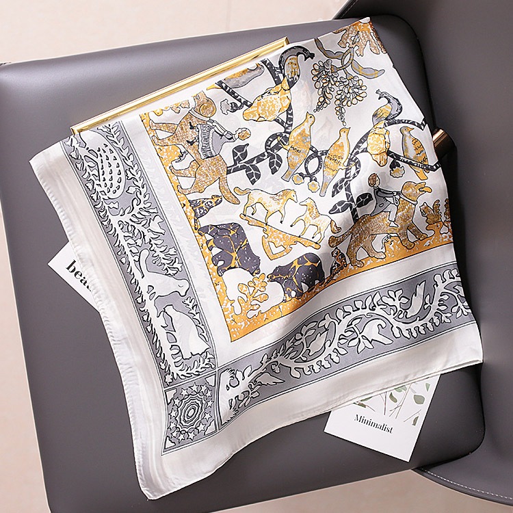 大判 シルク調 正方形 スカーフ