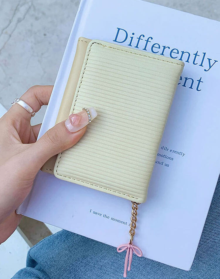 リボンチャーム付　三つ折り ミニ財布

