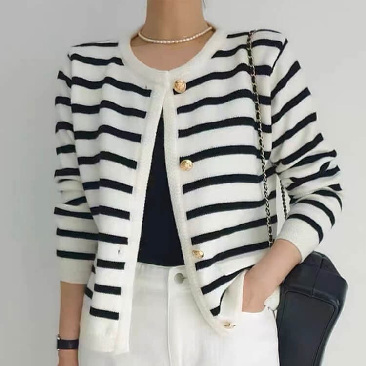ゴールドボタン 上品な ボーダー柄 ニットカーディガン
