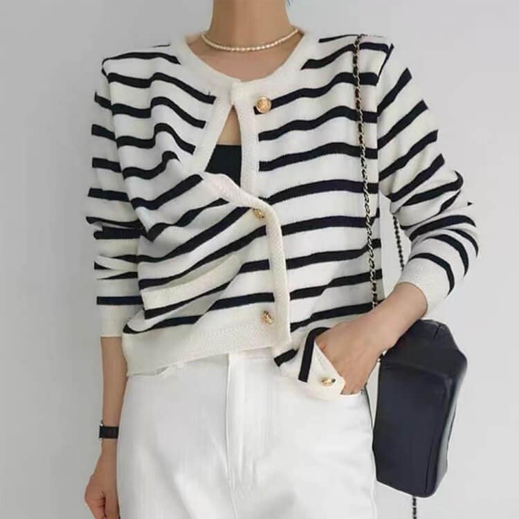 ゴールドボタン 上品な ボーダー柄 ニットカーディガン