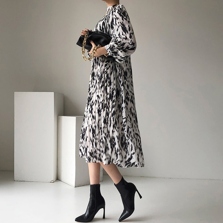 モックネック Aライン 膝丈 プリーツ ワンピース