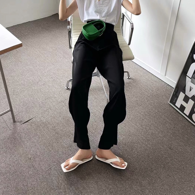 スクエアトゥ フラット トングサンダル