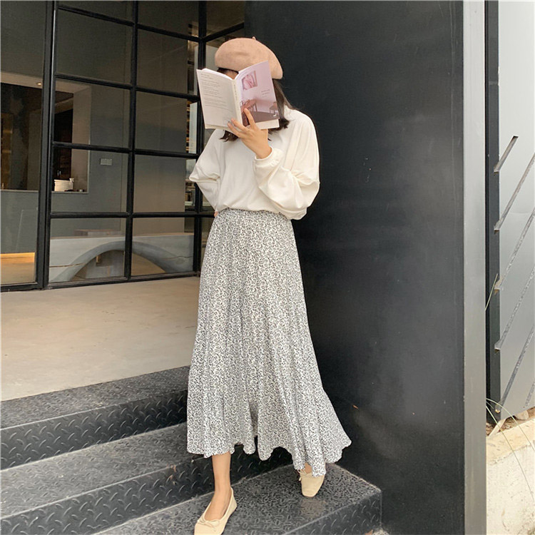 セミロング丈 花柄 フレアスカート