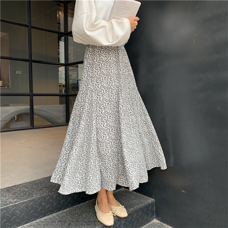 セミロング丈 花柄 フレアスカート