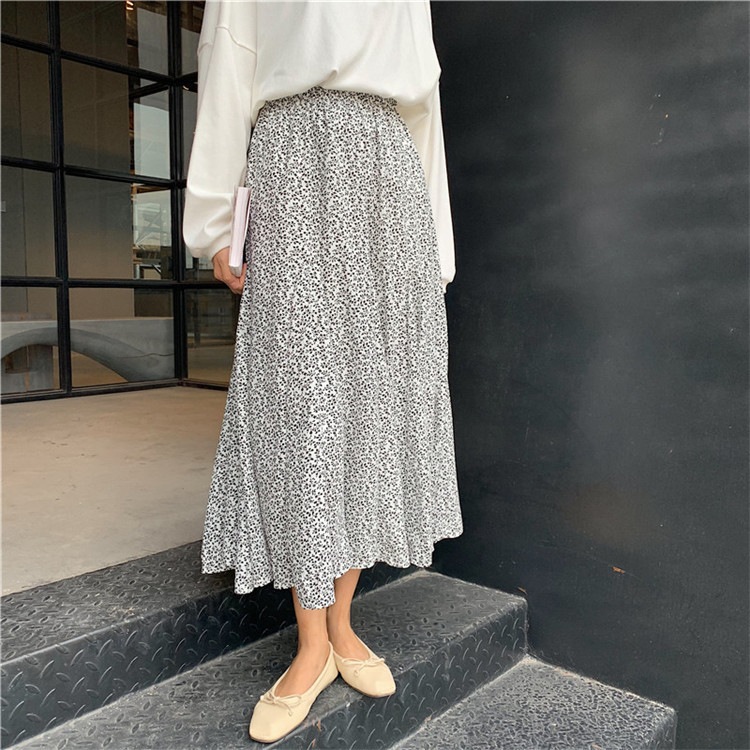 セミロング丈 花柄 フレアスカート