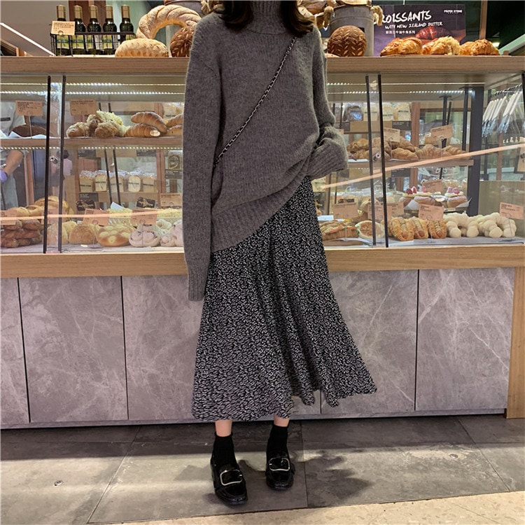 セミロング丈 花柄 フレアスカート