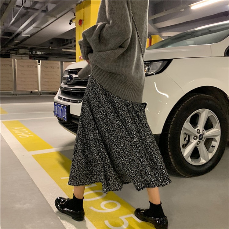 セミロング丈 花柄 フレアスカート