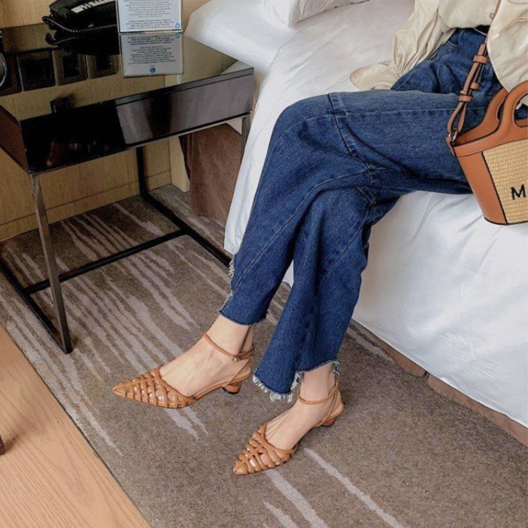 ポインテッドトゥ ローヒール シースルー ストラップサンダル