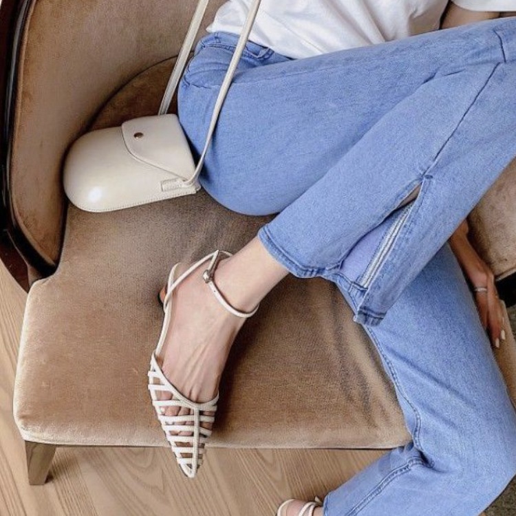 ポインテッドトゥ ローヒール シースルー ストラップサンダル
