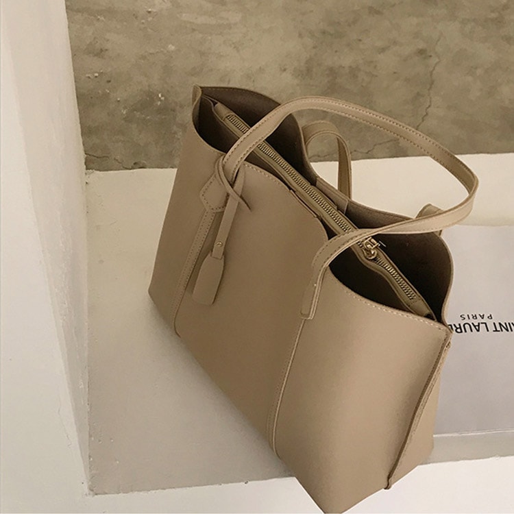 スクエア型 シンプル 大容量 トートバッグ