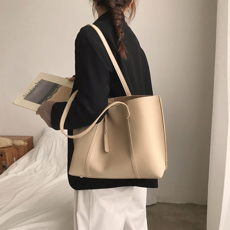 スクエア型 シンプル 大容量 トートバッグ