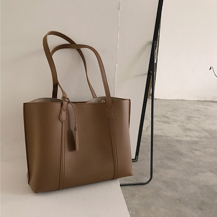 スクエア型 シンプル 大容量 トートバッグ