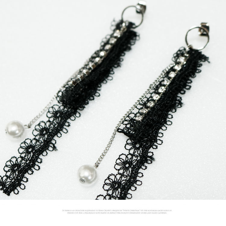 メール便送料無料 チェーン ピアス  揺れる