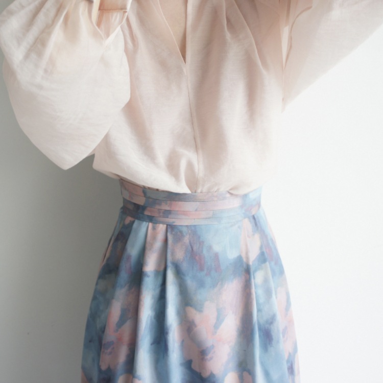 ふんわり花柄 きれいめ Aライン ミモレ丈スカート