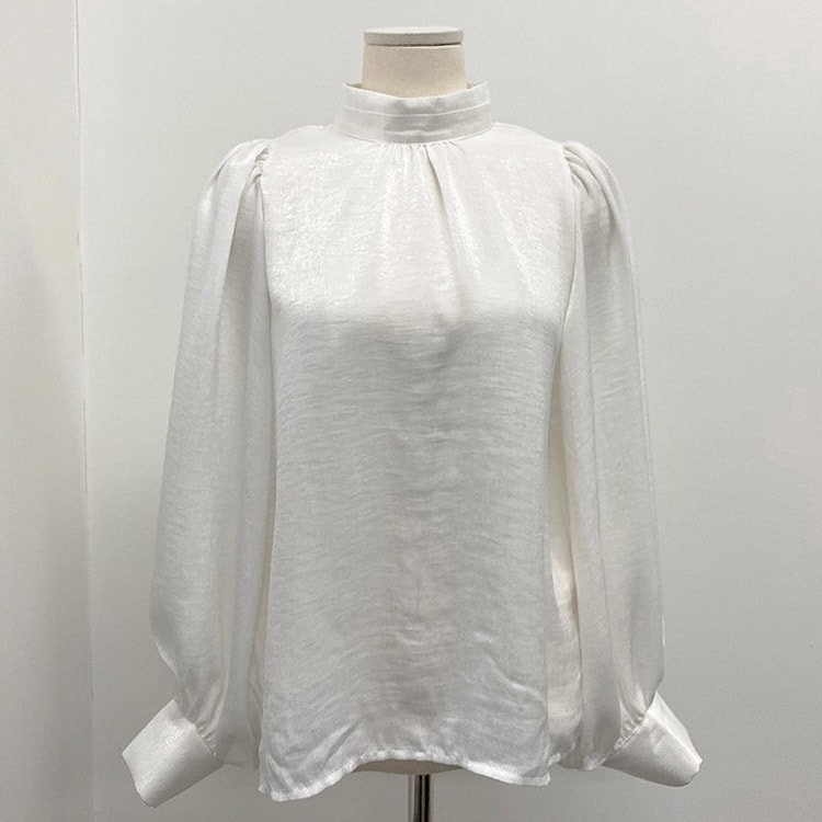 ボリューム袖 ハイネック サテンブラウス